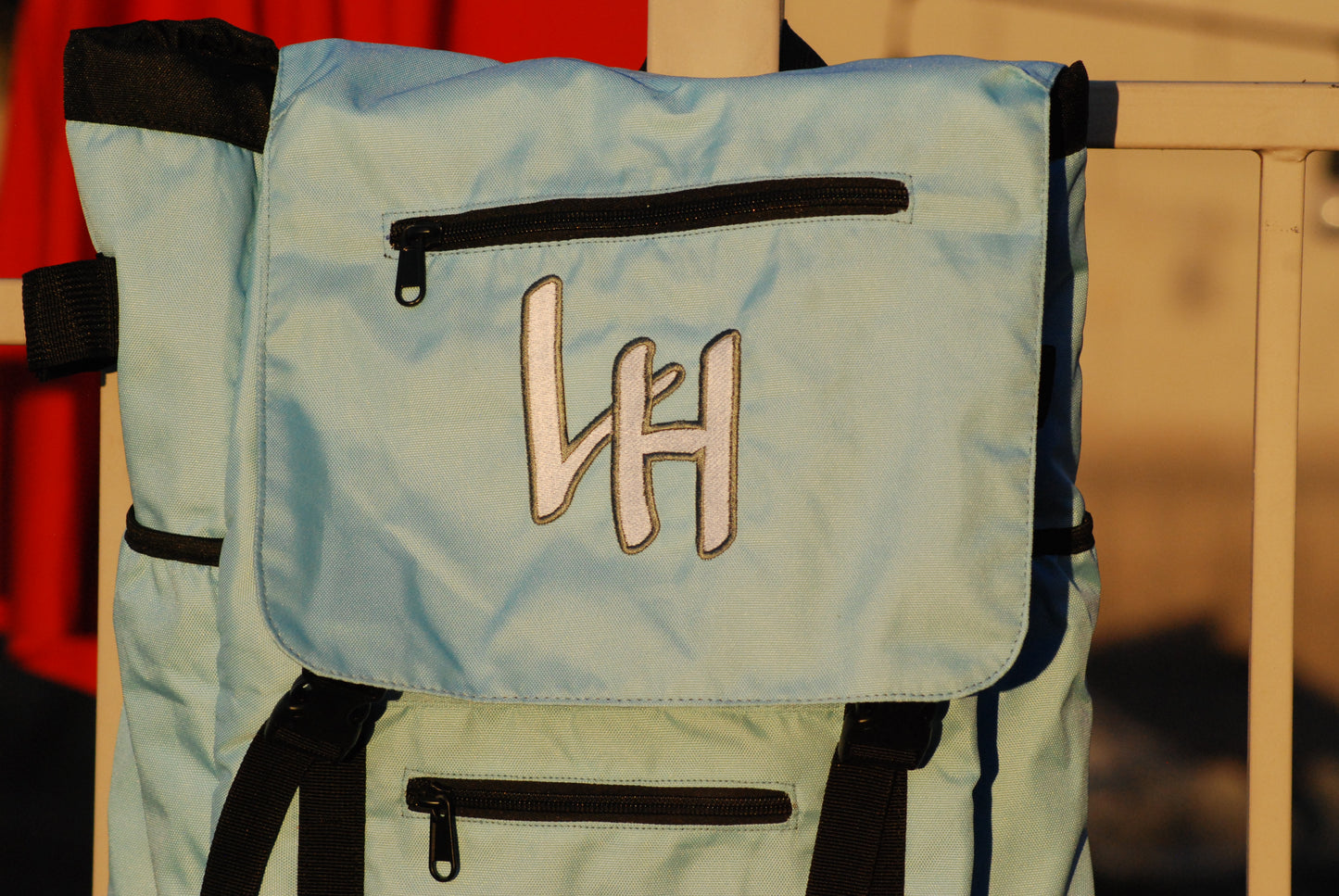 LIVIN’ HUNGRY BACKPACK - ICY BLUE