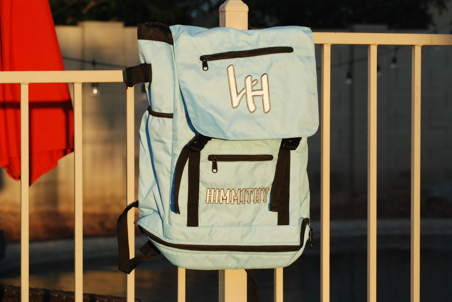 LIVIN’ HUNGRY BACKPACK - ICY BLUE