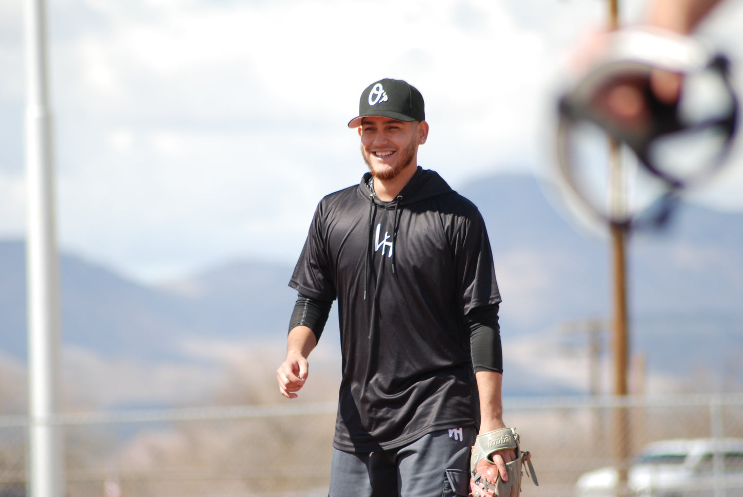 LIVIN’ HUNGRY HOODED JERSEY - BLACK