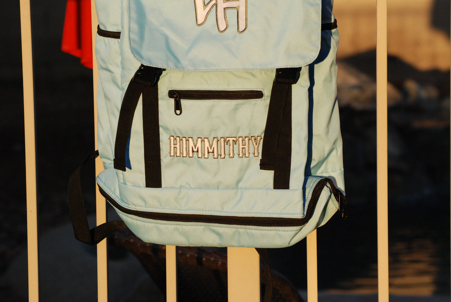 LIVIN’ HUNGRY BACKPACK - ICY BLUE