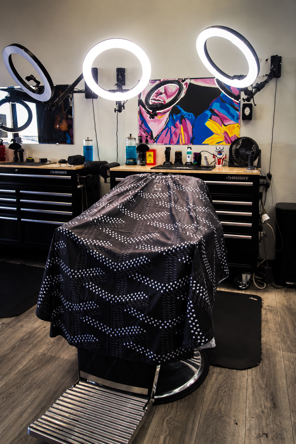 LIVIN’ HUNGRY “GO YARD” BARBER CAPE