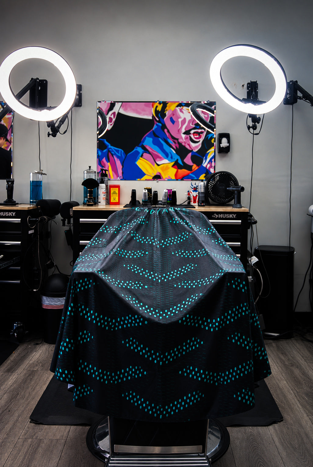 LIVIN’ HUNGRY “GO YARD” BARBER CAPE